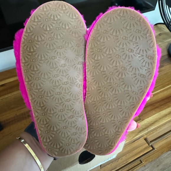 UGG Vibrant Pink Fluffy Slides - Picture 2 of 4